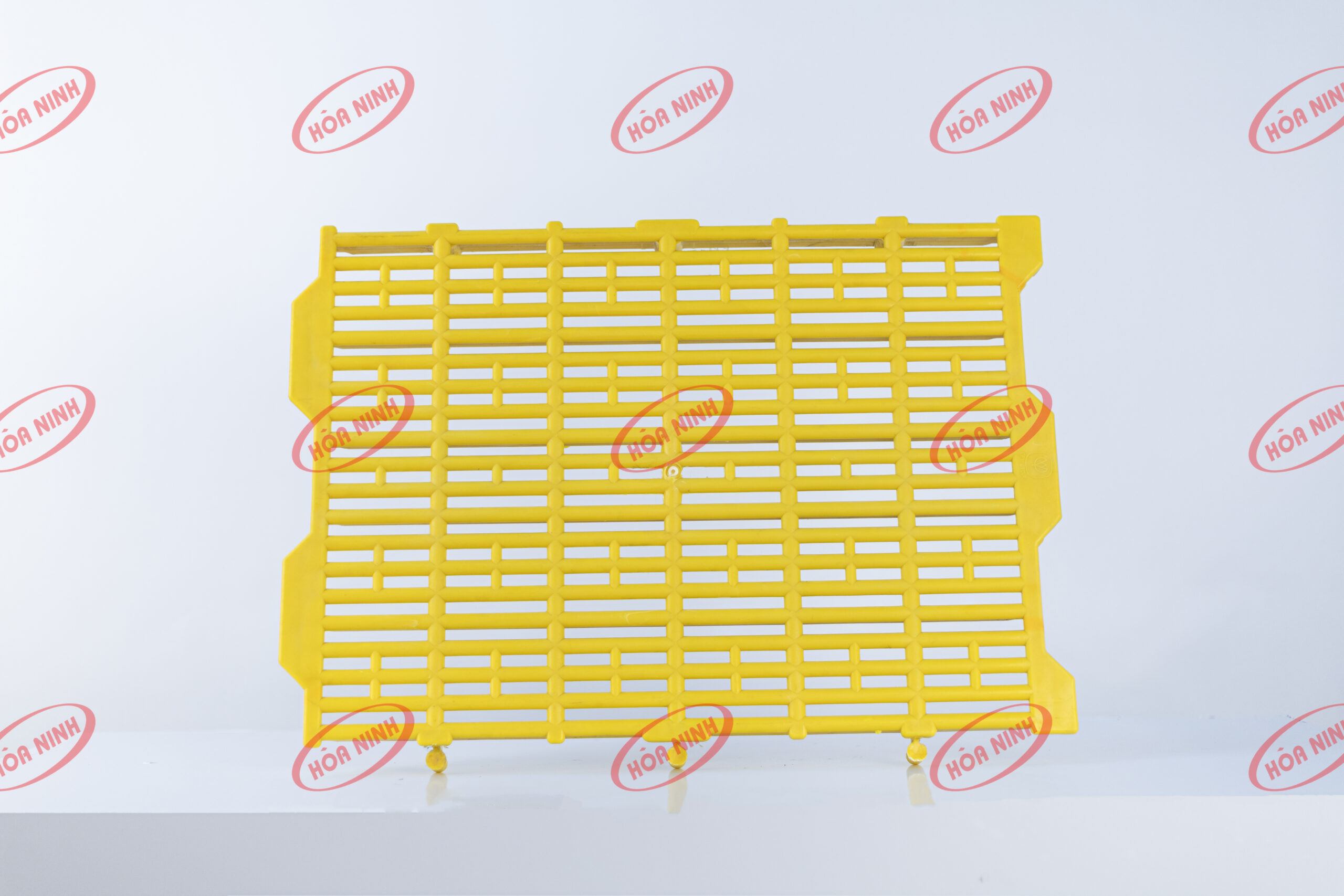Sàn nhựa mẫu CP KT 400 x 550 x 30 màu vàng