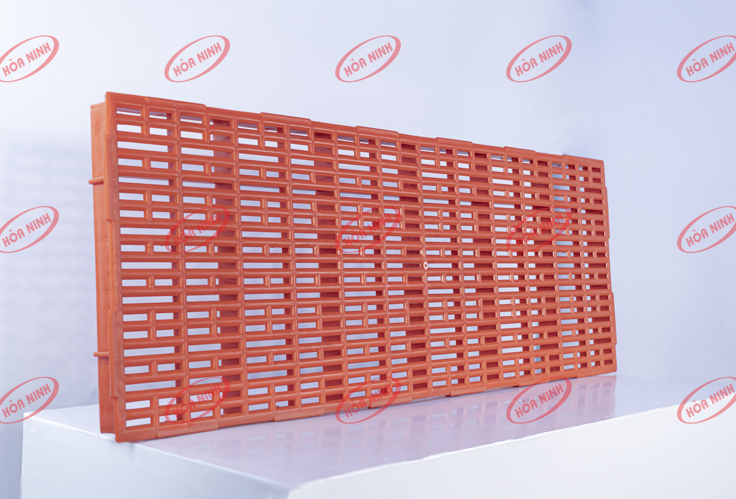 Sàn nhựa Hòa Ninh KT 400 x 1.200 x 55 màu cam