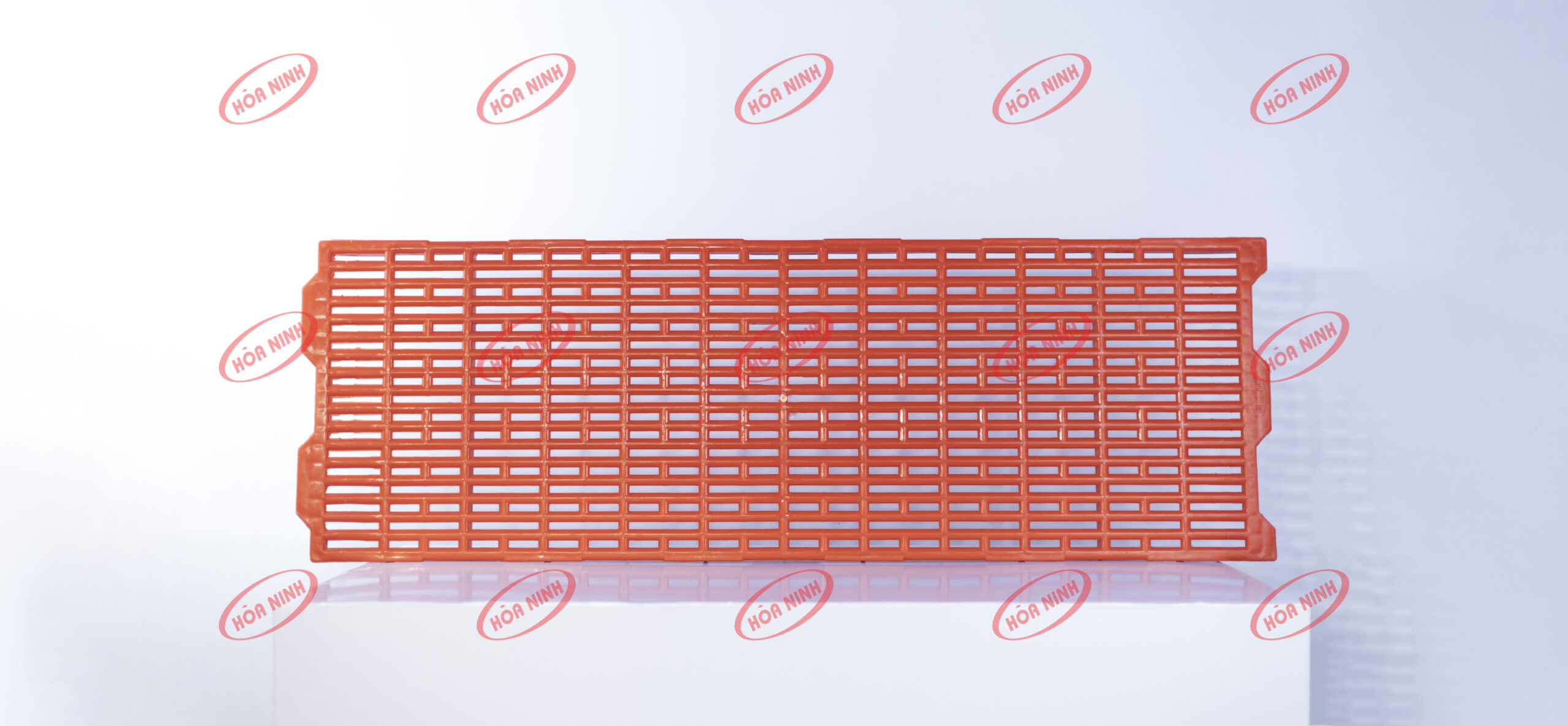 Sàn nhựa Hòa Ninh KT 400 x 1.100 x 45 màu cam