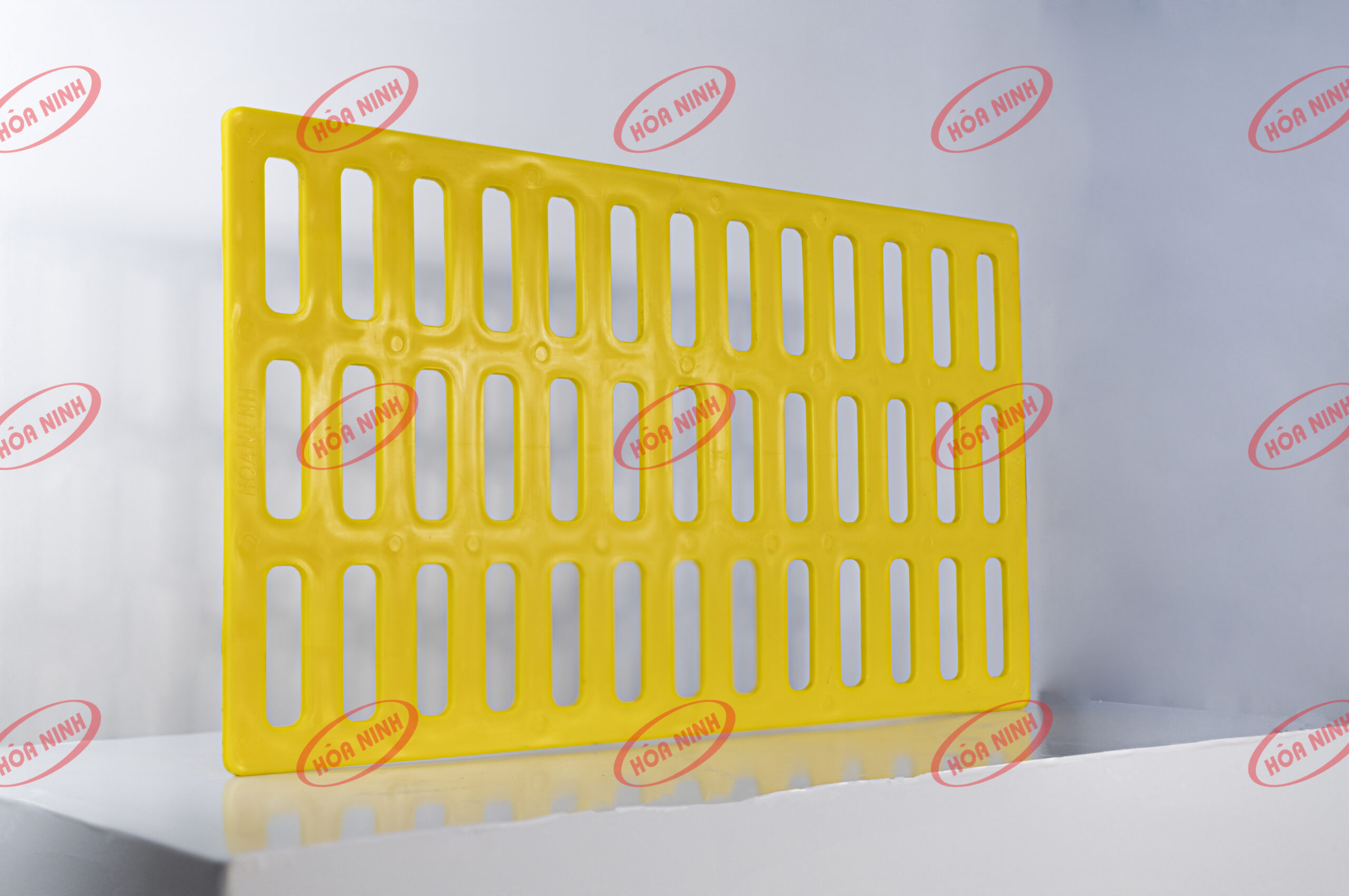 Tấm vách nhựa khe thoáng KT 795x440 mm